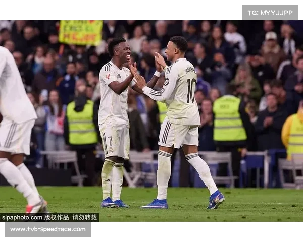 皇马客场绝杀瓦伦西亚，姆巴佩点球助球队紧追巴萨